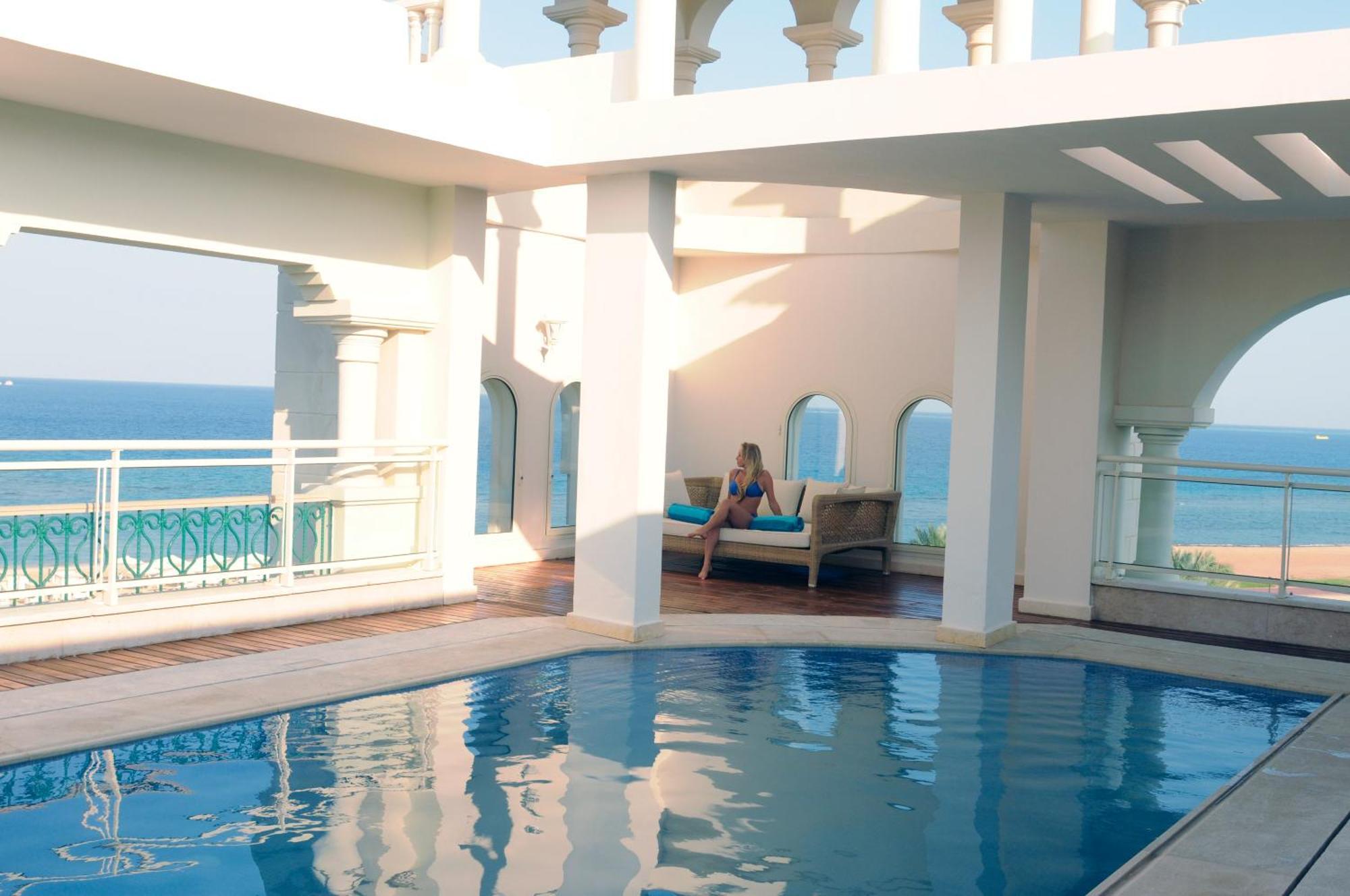 Baron Palace Sahl Hasheesh Hurghada Exterior foto The pool at the hotel