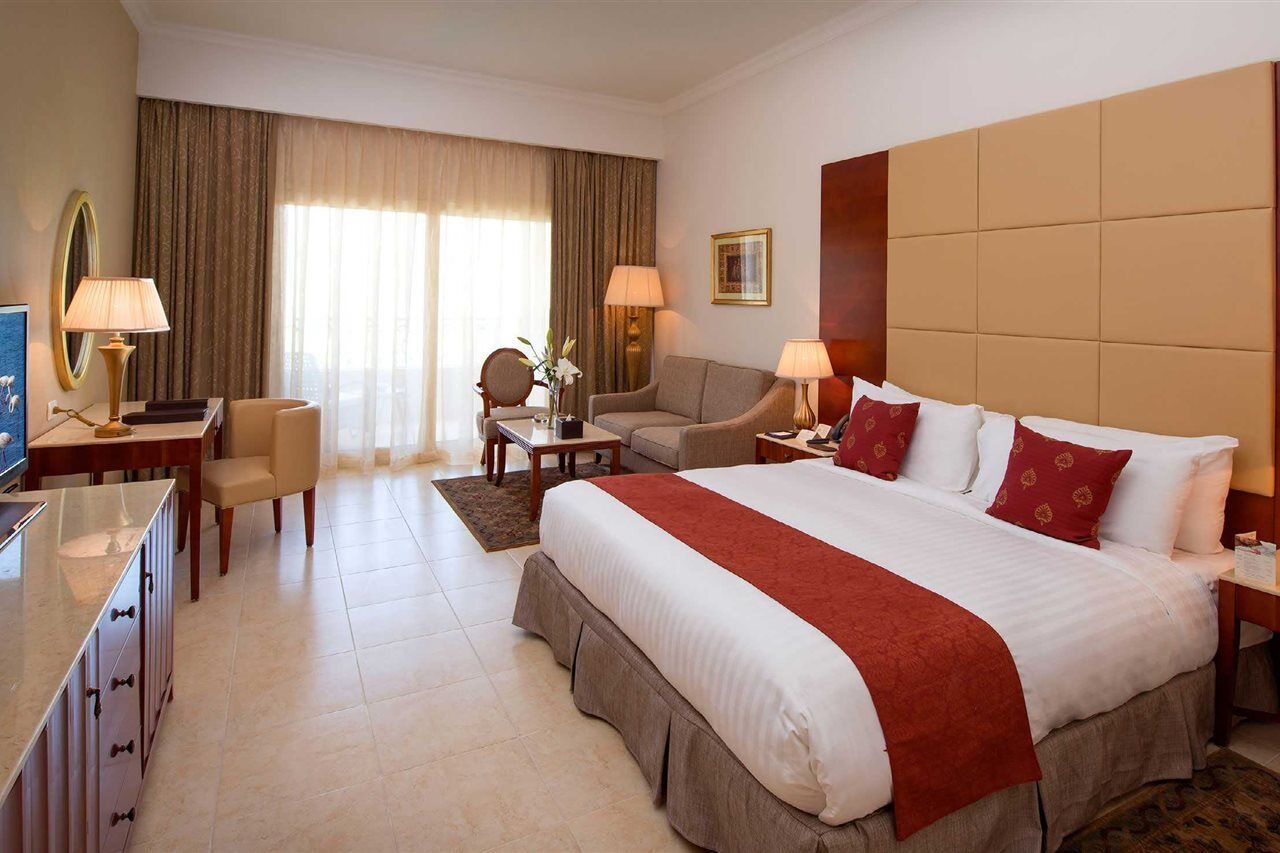 Baron Palace Sahl Hasheesh Hurghada Exterior foto A room at the Hilton Sharm El Sheikh